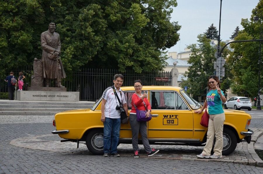 Warsaw: Historic Private Tour in Retro Fiat - The Jewish ghetto remains and Warsaw’s painful memory