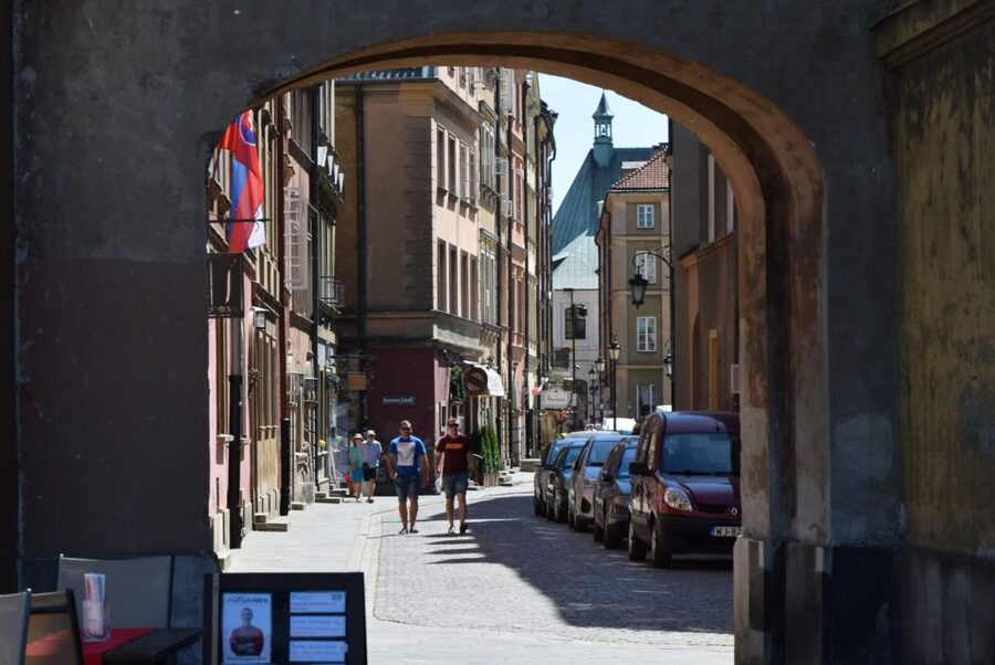 Warsaw: Old Town Guided Walking Tour - St. John’s Cathedral and the Jesuit Church