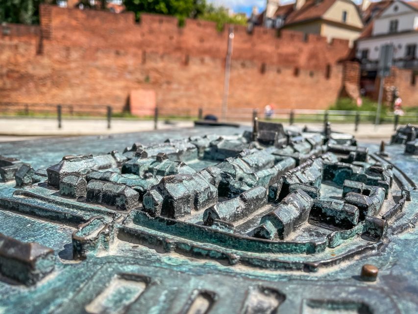 Warsaw: Old Town Highlights Walking Tour in English - The Presidential Palace and Warsaw University