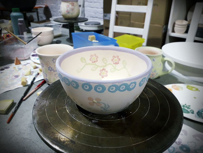 Warsaw: Pottery Decorating Ceramic Workshop - Why Bolesławiec pottery makes a good Warsaw souvenir
