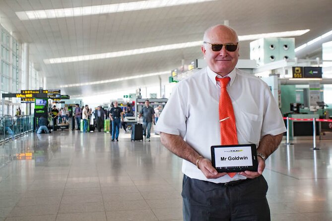 Warsaw Private Transfer from Warsaw Chopin Airport (WAW) to City centre - Who gets the best value