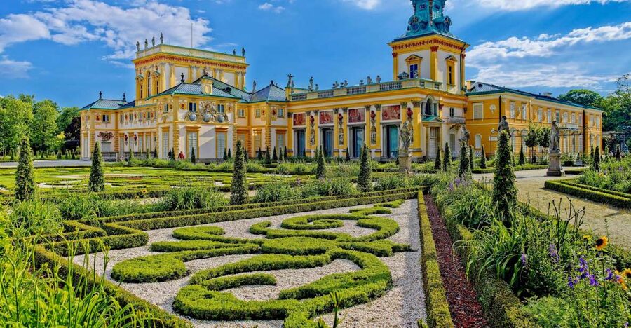 Warsaw Private Wilanow Palace & Garden Tour - Entering King John III Sobieski’s palace