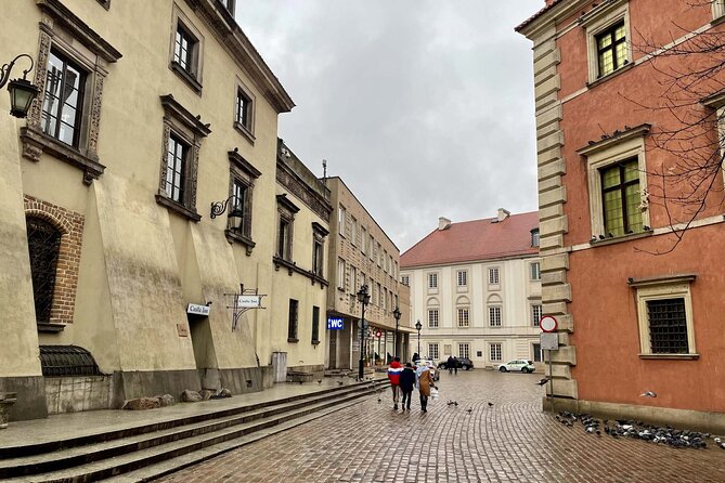 Warsaw's Old Town A Self-Guided Audio Tour - Why Warsaw’s rebuilt Old Town makes a strong audio-tour subject