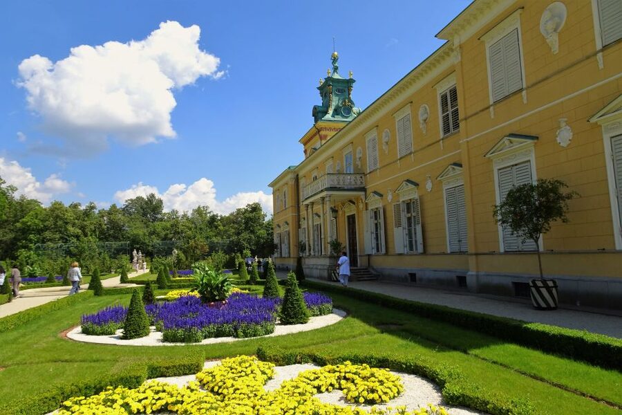 Warsaw: Skip-the-Line Wilanow Palace & Gardens Private Tour - Meeting point, accessibility, and practical details