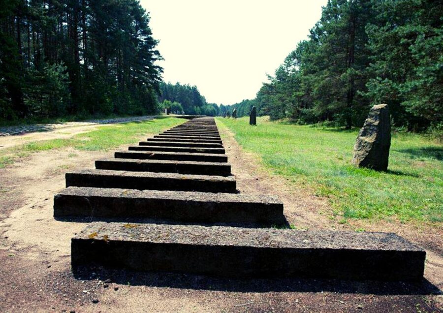 Warsaw: Small-Group Tour to Treblinka Extermination Camp - The 1943 escape attempt by 840 prisoners