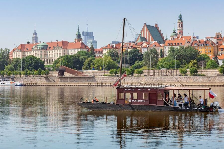 Warsaw: Traditional Galar Cruise on The Vistula River - PGE Narodowy and the open eastern bank