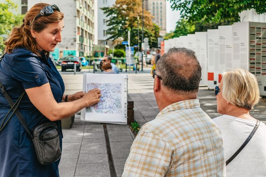 Warsaw: Warsaw Ghetto Private Walking Tour with Hotel Pickup - How to prepare for the walk