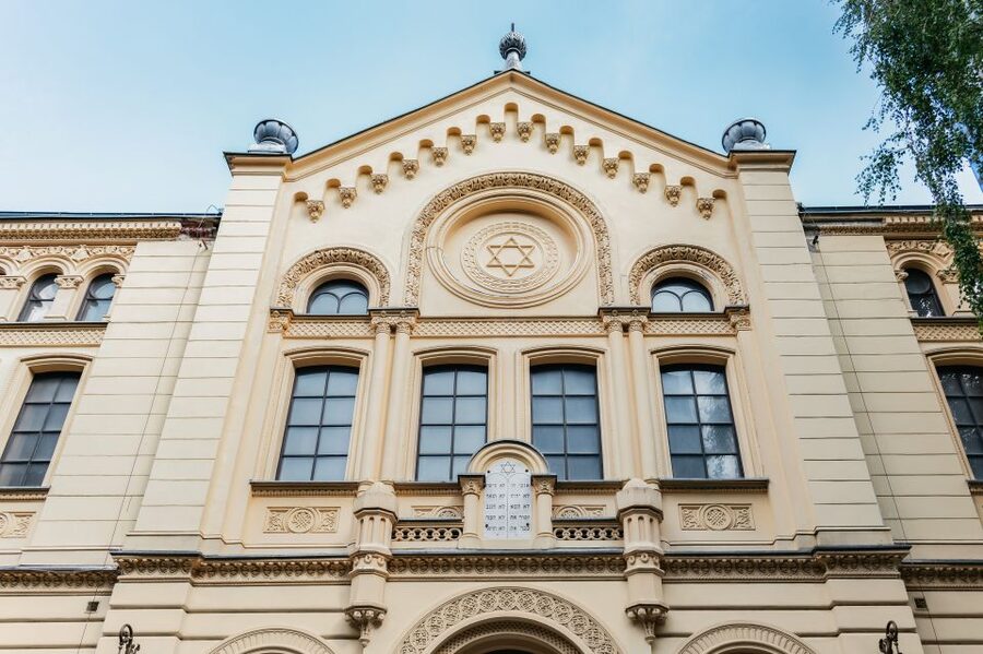 Warsaw: Warsaw Ghetto Private Walking Tour with Hotel Pickup - Why this three-hour tour matters