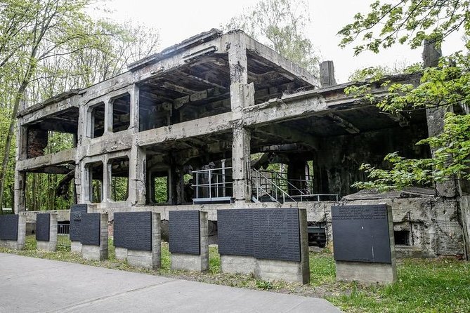 Westerplatte - 2h private trip by luxury car| - What the private format means for your visit