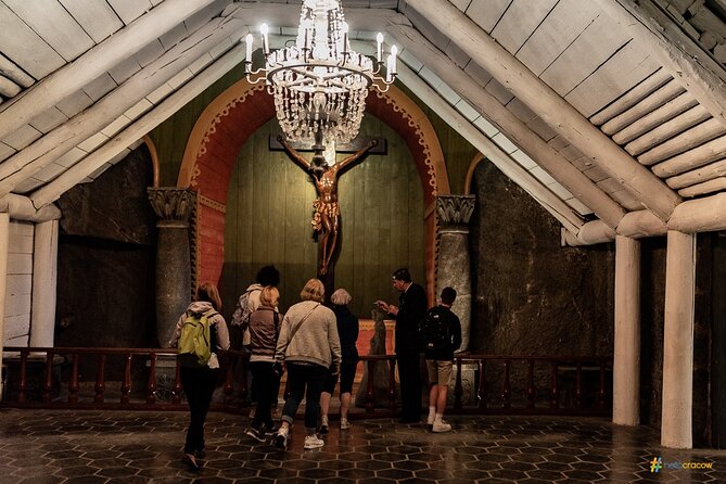 Wieliczka Salt Mine Guided Tour + Ticket & Transfer from Krakow - What the four-hour schedule really includes
