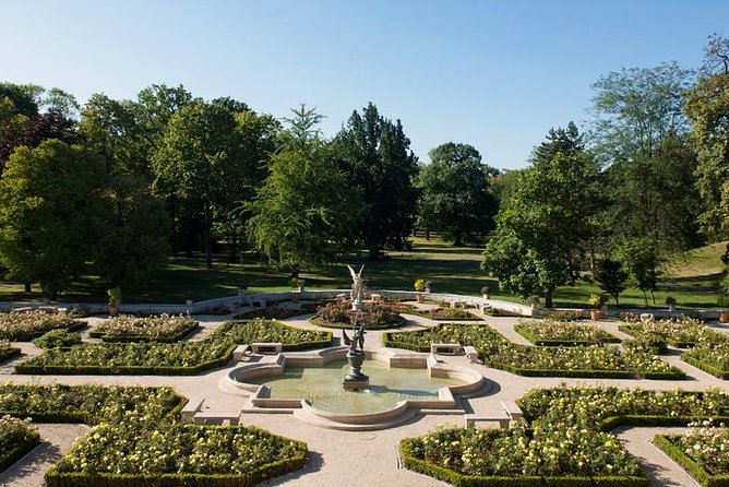 Wilanow Royal Palace : SMALL GROUP /inc. Pick-up/ - Seasonal events that can change the visit