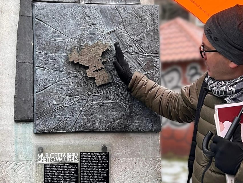 World War 2 in Warsaw walking tour in English - The former Jewish Ghetto and the 1943 uprising