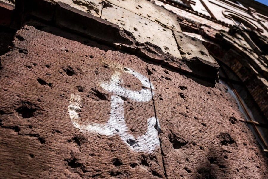 World War 2 in Warsaw walking tour in English - Photographs, maps, and family memories