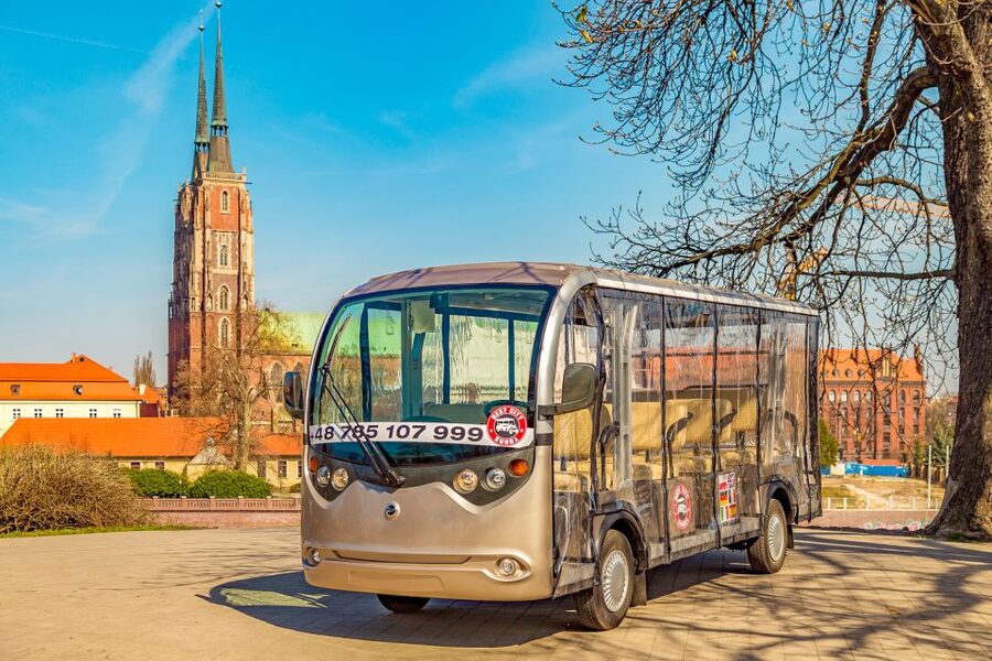 Wroclaw: 2-Hour Private Guided Tour by Electric Car - Botanical Gardens and the edge of the route