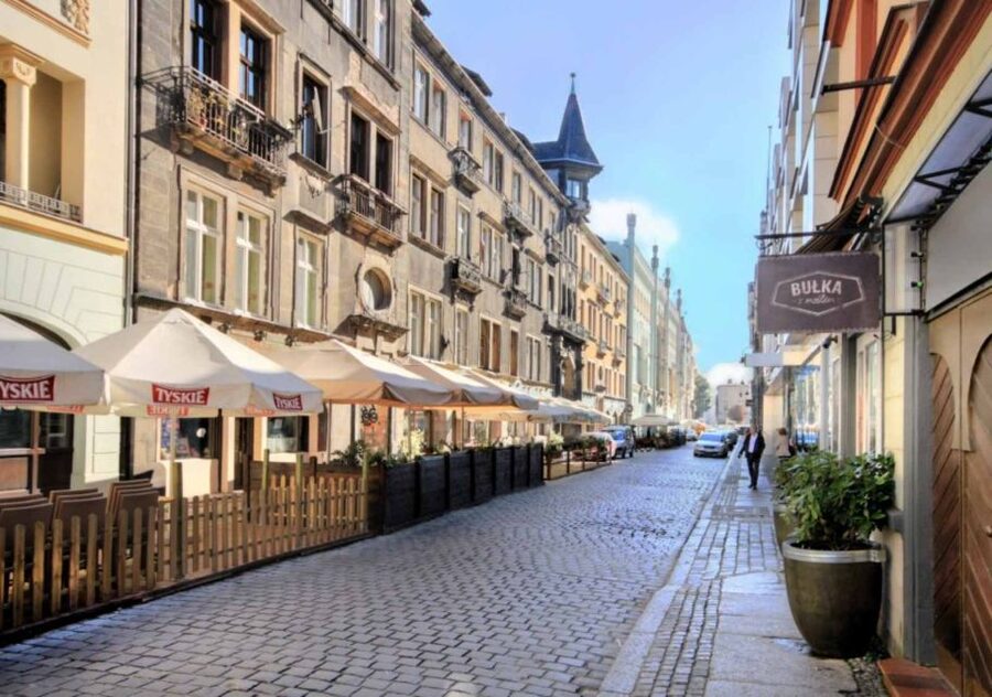 Wrocław: Boat Cruise with licensed guide only for your group - Is $273 a fair price for a small group?