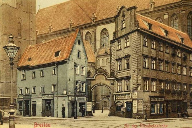 Wroclaw different - secrets of the city, 2 hours. 3-9 people - Why this two-hour route works
