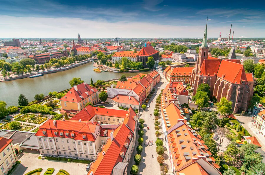 Wroclaw: Guided City Walk - Starting beside the late Gothic Town Hall