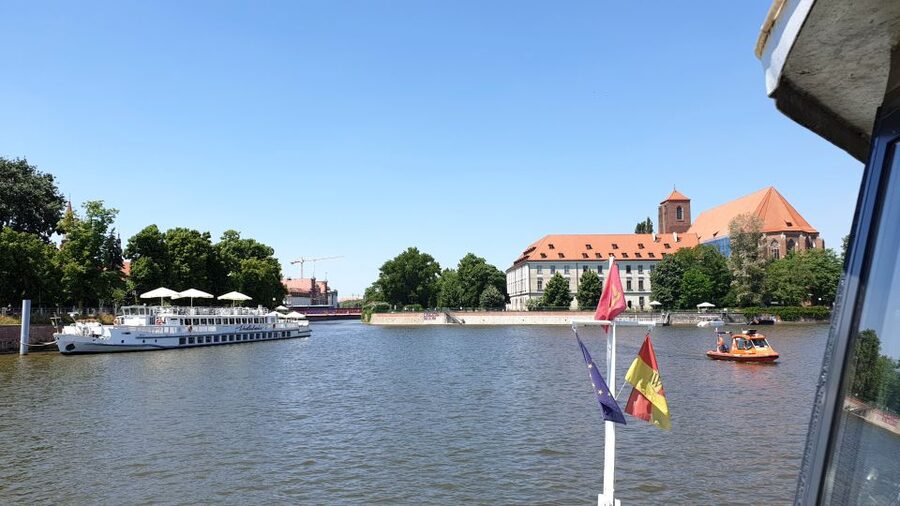 Wrocław: Long City Walk and River Cruise - Starting beneath Wrocław’s Old Town Hall