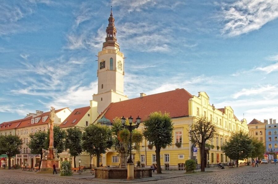 Wroclaw: Lower Silesia, Ksiaz Castle & Church of Peace Tour - Książ Castle on its rocky perch