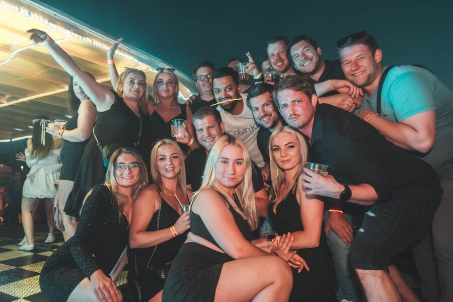 Wroclaw: Oder River Boat Party with Unlimited Drinks - Who should book this experience?