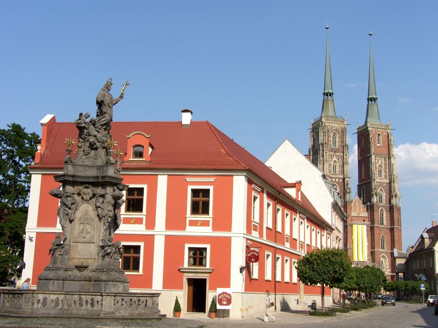 Wroclaw: Old City Walk and Cruise with Small Gondola - Start at Piwnica Świdnicka in Market Square