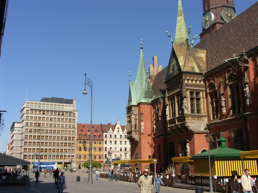 Wroclaw: Old City Walk and Cruise with Small Gondola - The extra 15 EUR boat fee