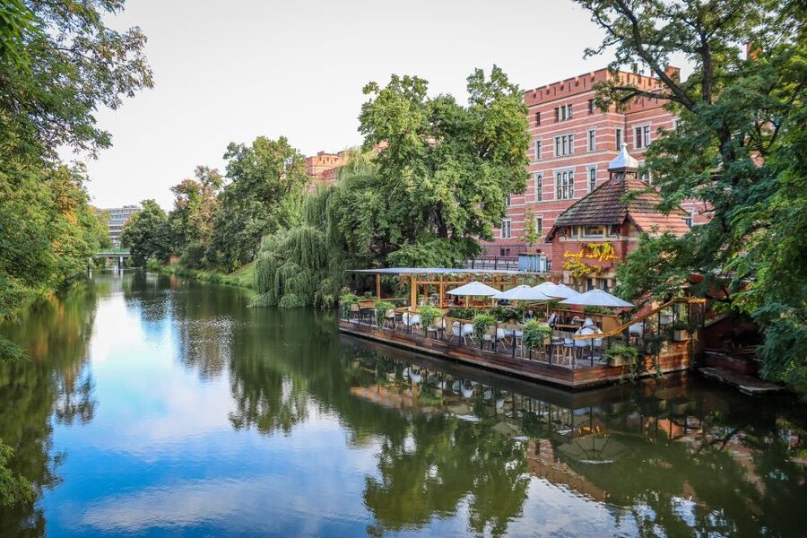 Wrocław: Old Town and Ostrów Tumski Walking Tour in English - Key points to know before you go