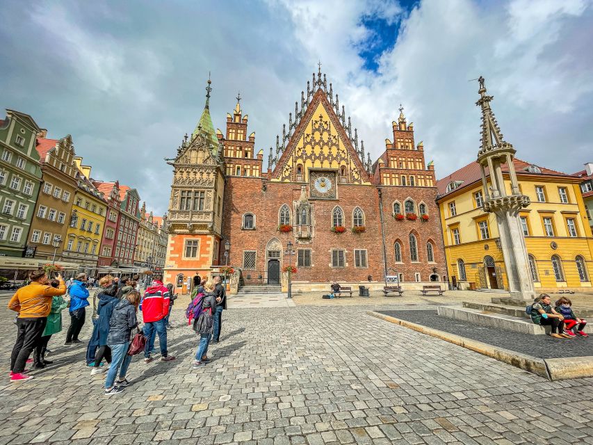 Wrocław: Old Town and Ostrów Tumski Walking Tour in English - Starting beneath the Fredro Statue in the Market Square