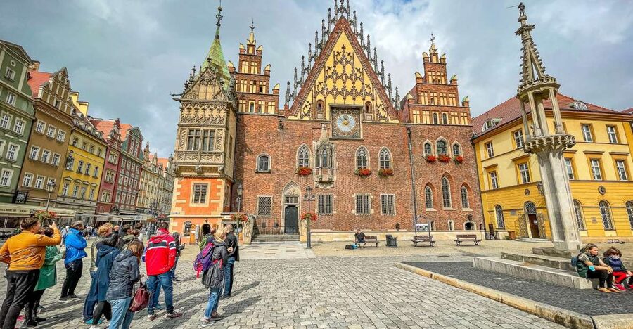 Wrocław: Old Town and Ostrów Tumski Walking Tour in English - Making sense of a city shaped by many countries