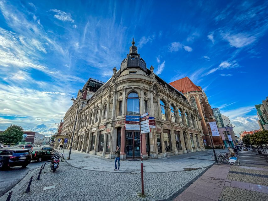 Wrocław: Old Town and Ostrów Tumski Walking Tour in English - Who will get the most from this tour