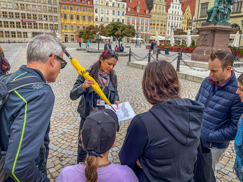 Wrocław: Old Town and Ostrów Tumski Walking Tour in English - Should you book the Wrocław walking tour?