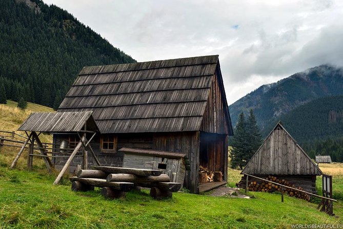Zakopane & Thermal Springs: Private Tour - Chochołów’s wooden houses and highlander customs