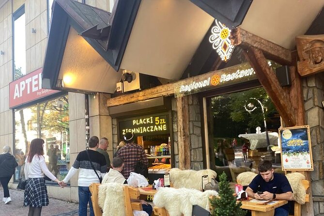 Zakopane Tour from Krakow with Thermal SPA and Hotel Pick up - Zakopane’s Krupowki Street: two hours in the center