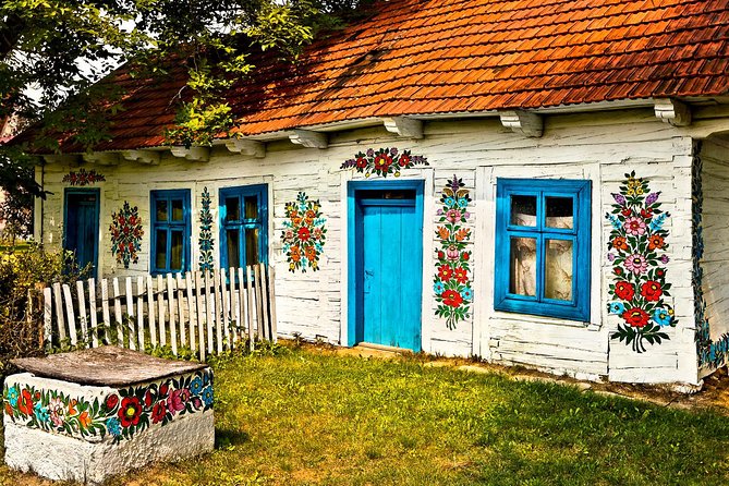 ZALIPIE - painted village, unique PRIVATE tour from Krakow - Two private gardens with a personal feel
